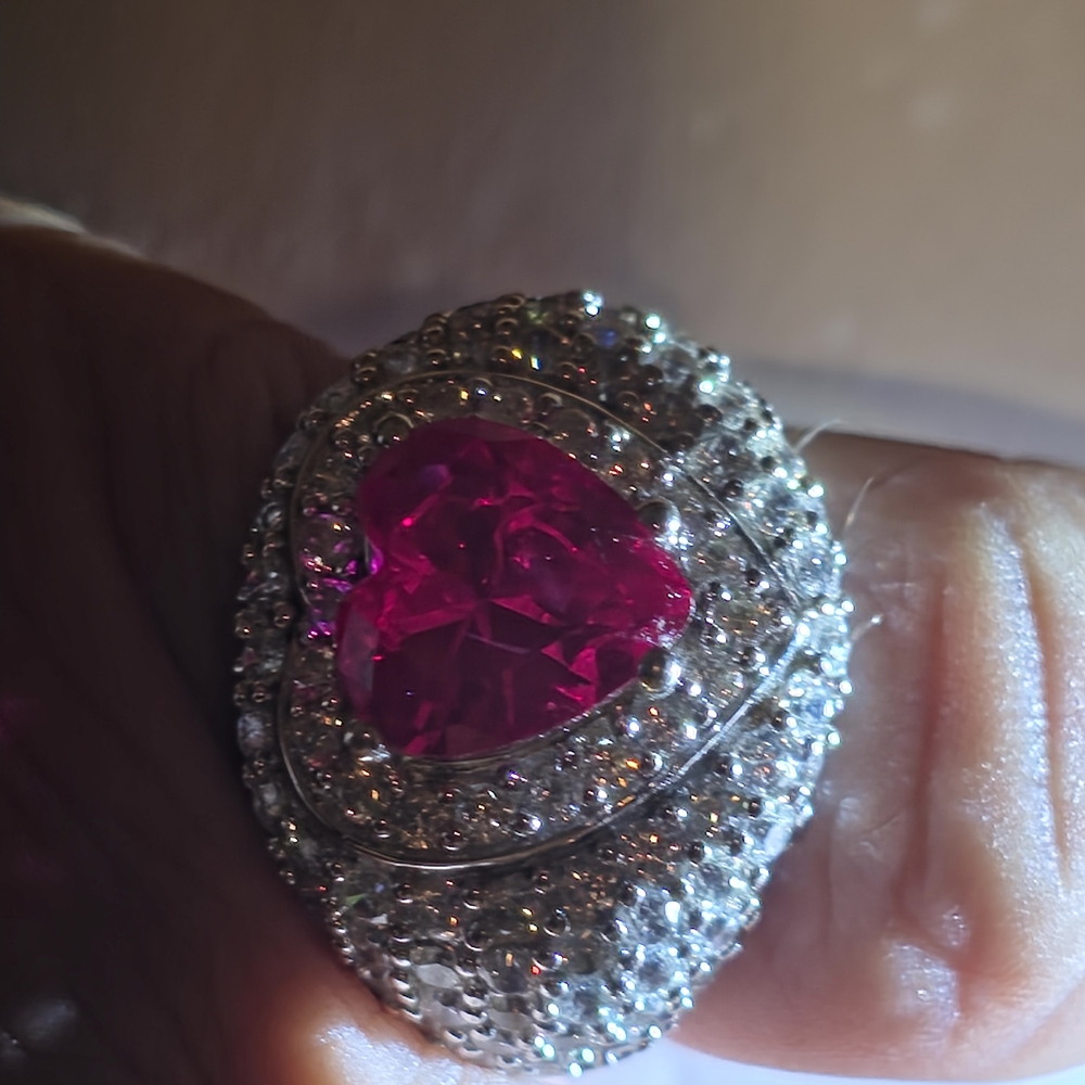 Elegant Silver and Pink Heart Ring